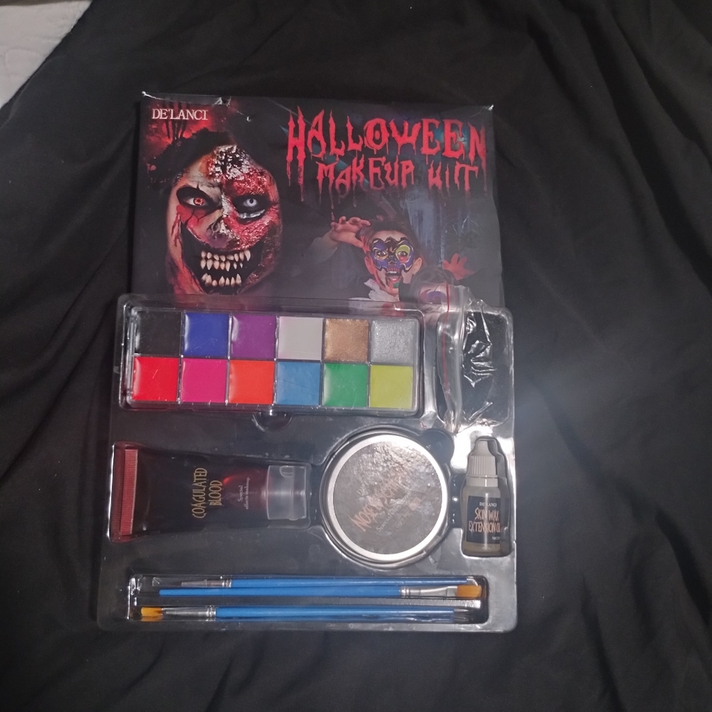 Zombie make up kit